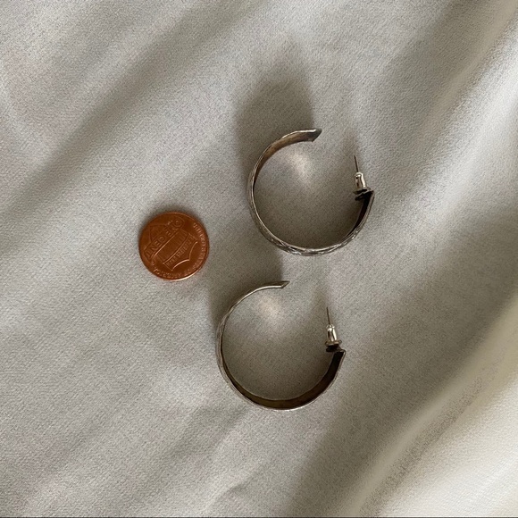 Vintage Silver Basket Weave Wide Hoop Earrings - Picture 5 of 5